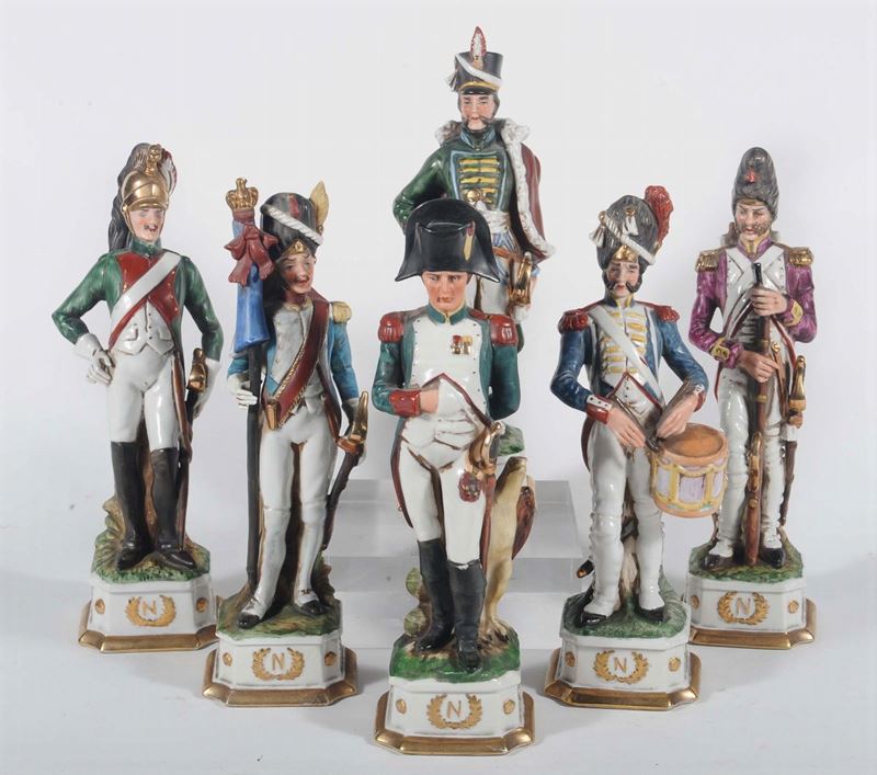 Lotto di sei soldati in ceramica  - Auction OnLine Auction 06-2012 - Cambi Casa d'Aste