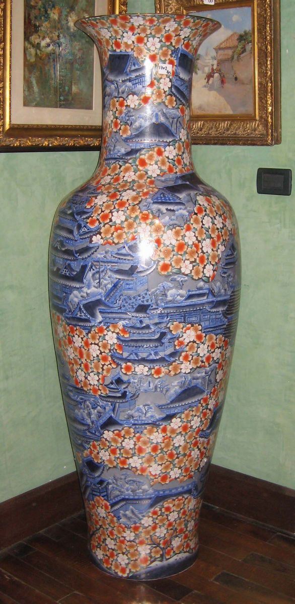 Grande vaso in porcellana policroma, Cina XX secolo