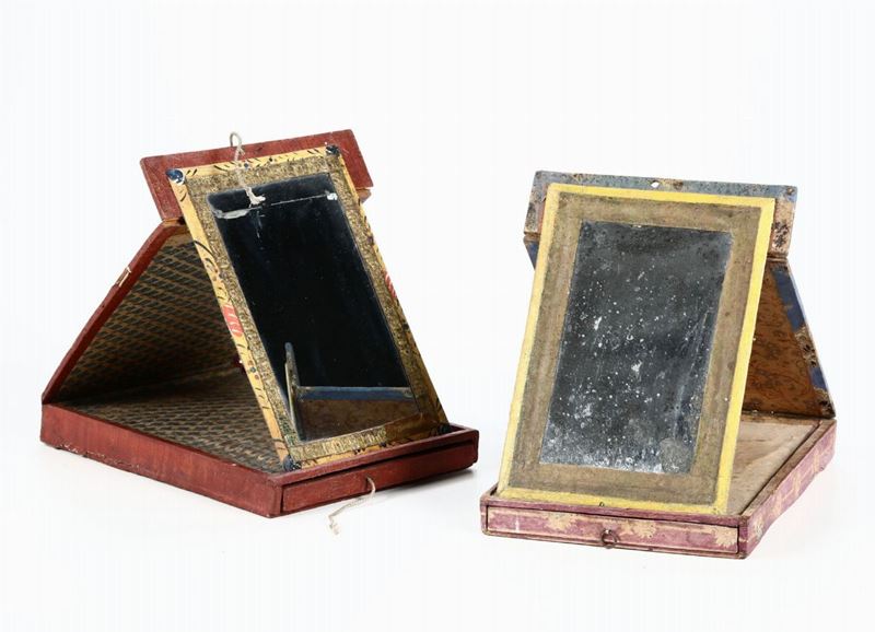 Due scatole in legno contenenti specchio da viaggio, Italia XVIII secolo -  Asta Asta a tempo Scultura e Oggetti d'Arte - Cambi Casa d'Aste