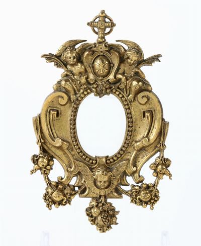 Cornice Ovale in Bronzo Fuso, Cesellato e Dorato con Putti e Festoni di Frutta. Firenze XVII Seco...