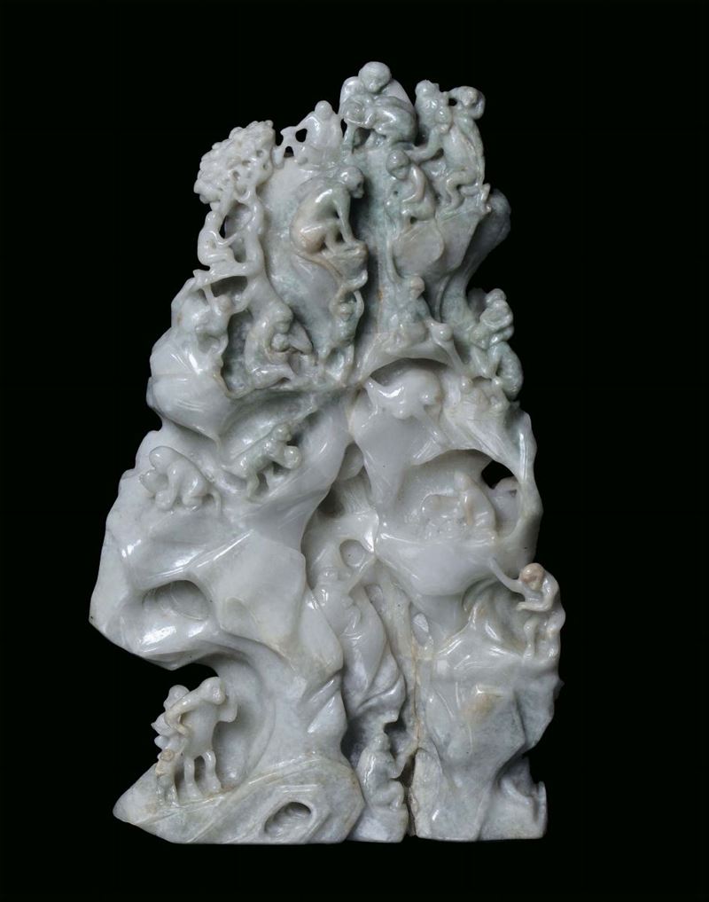 Gruppo in giadeite con scimmiette, Cina, Dinastia Qing, inizio XX secolo  - Auction Antique and Old Masters - II - Cambi Casa d'Aste