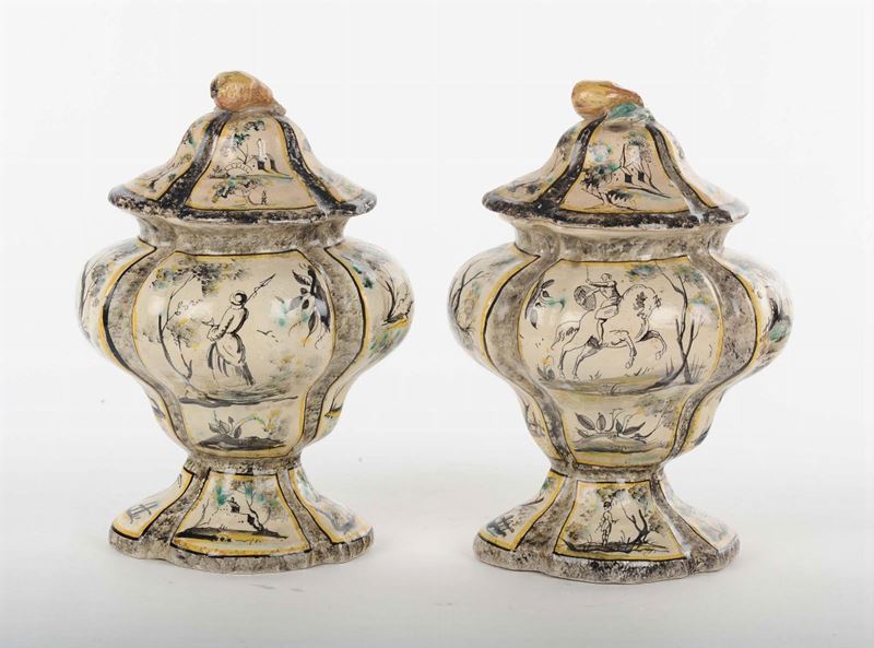 Due vasi Levantini in maiolica, XIX secolo  - Auction OnLine Auction 07-2012 - Cambi Casa d'Aste