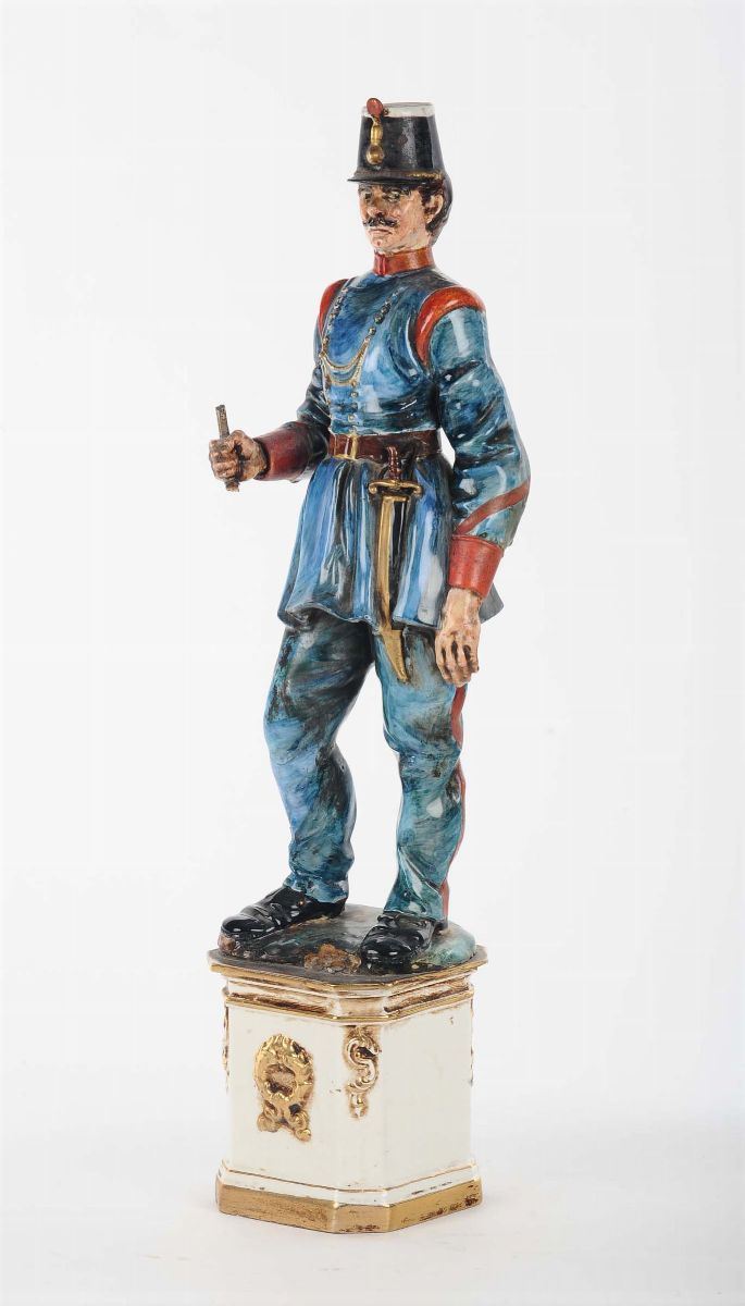 Grande soldato in ceramica policroma  - Auction OnLine Auction 07-2012 - Cambi Casa d'Aste