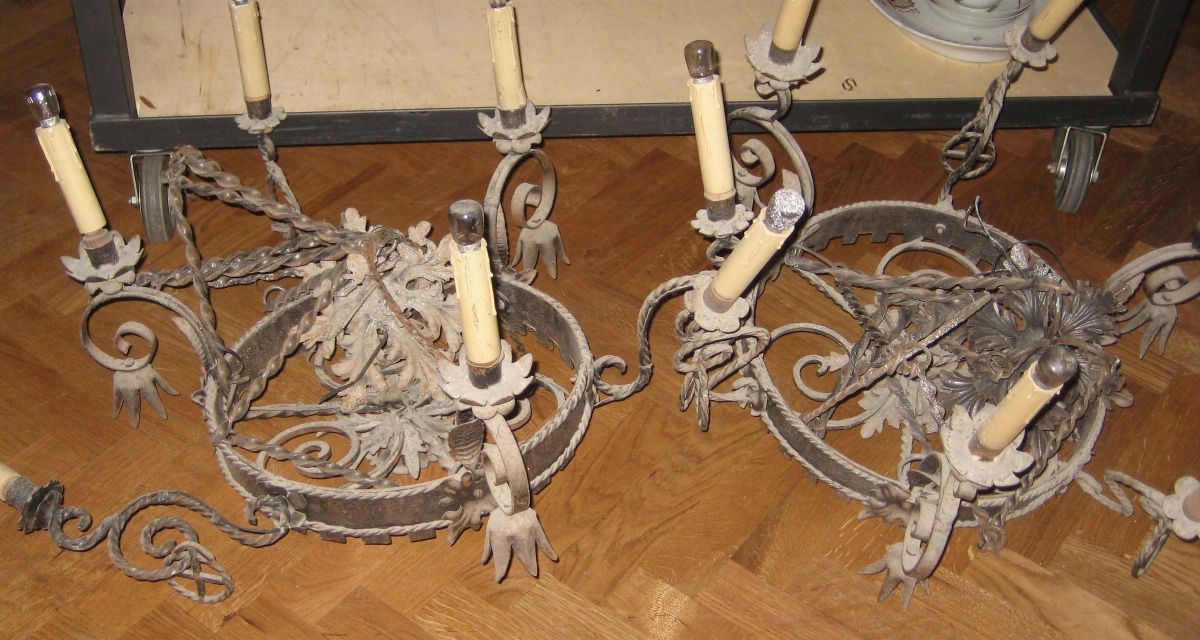 Sei Lampadari in Ferro Battuto a Sei Luci