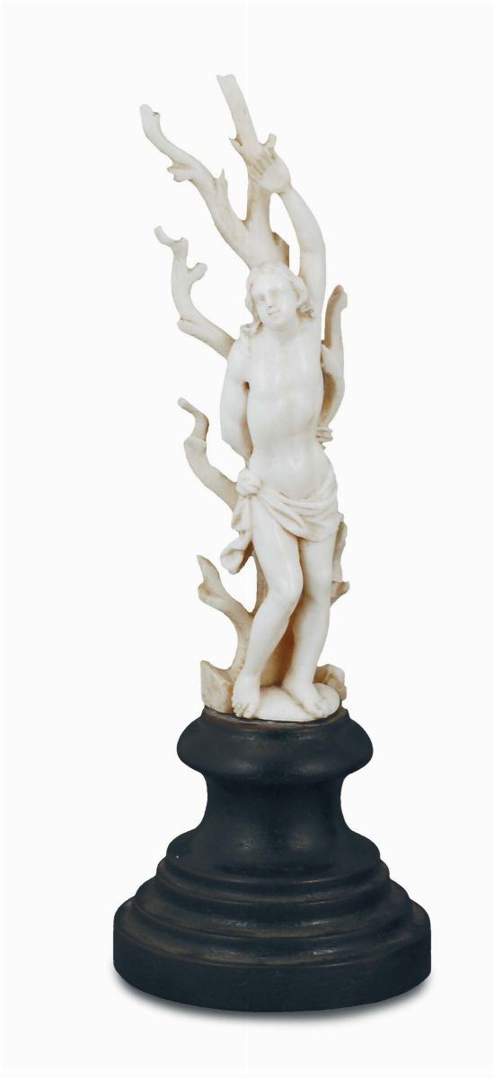 Figura in avorio intagliato rappresentante San Sebastiano,  Italia meridionale XVII-XVIII secolo  - Asta Scultura e Oggetti d'Arte - Cambi Casa d'Aste