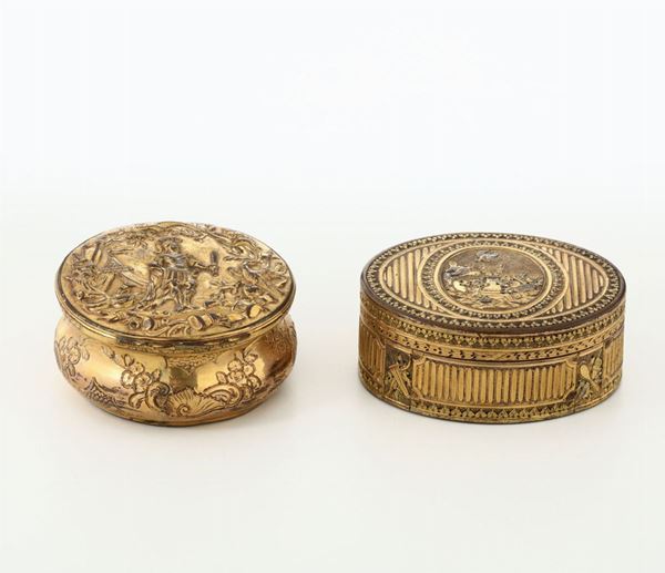 Lotto composto da due tabacchiere in rame dorato. Europa XVIII secolo