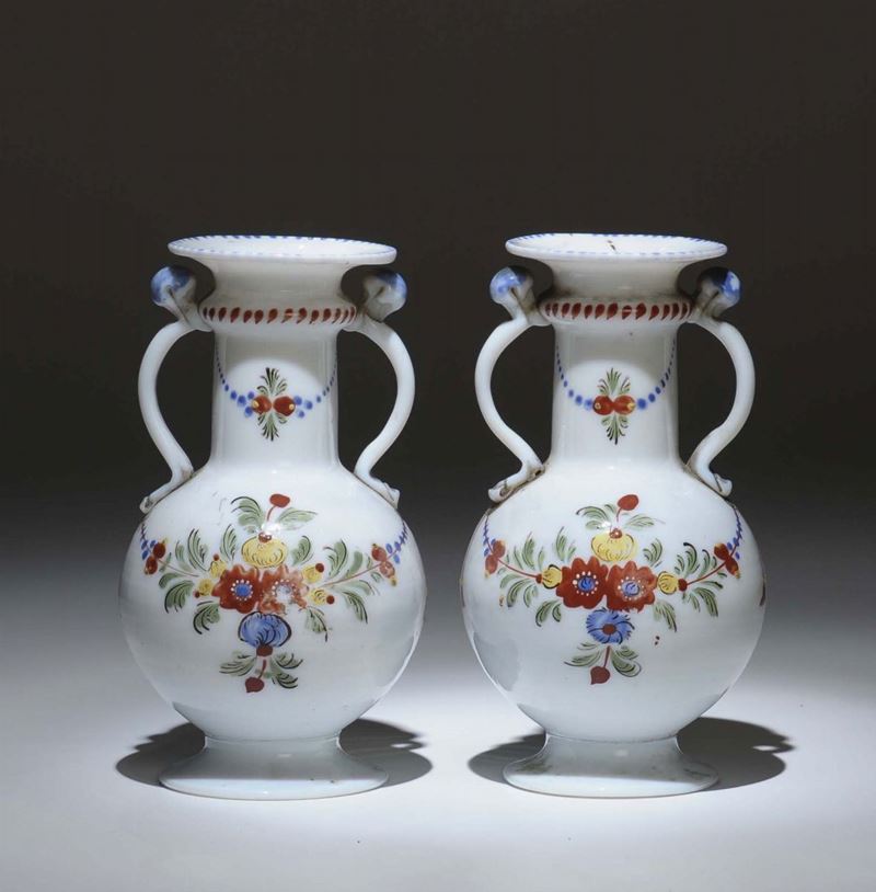 A pair of small lattimo glass two-handled vases with globular body. Germany, late 18th century  - Auction Antiques - Time Auction - Cambi Casa d'Aste