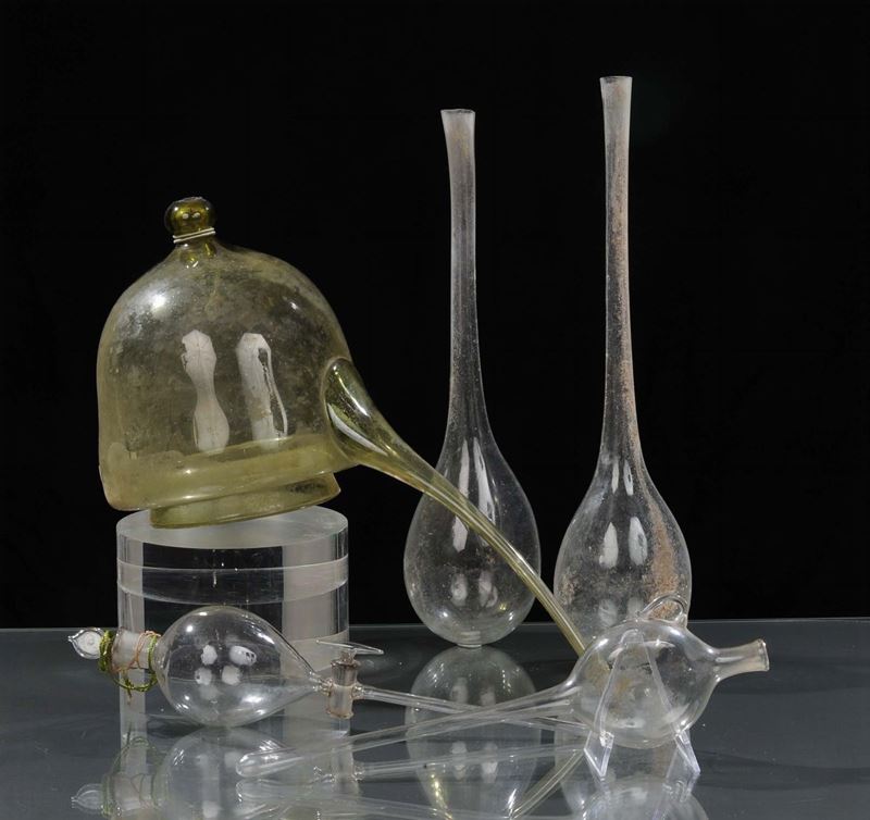 Lotto composto da cinque strumenti da laboratorio in vetro soffiato, XVIII-XIX secolo  - Asta Out of the Ordinary - Cambi Casa d'Aste