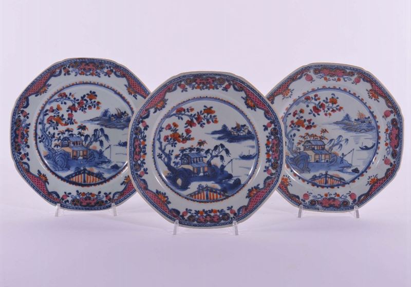 Tre piatti ottagonali con paesaggi, Cina fine XVIII secolo  - Asta Antiquariato e Dipinti Antichi - Cambi Casa d'Aste