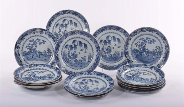 Quattordici piatti in porcellana, Qianlong, Cina XVIII secolo