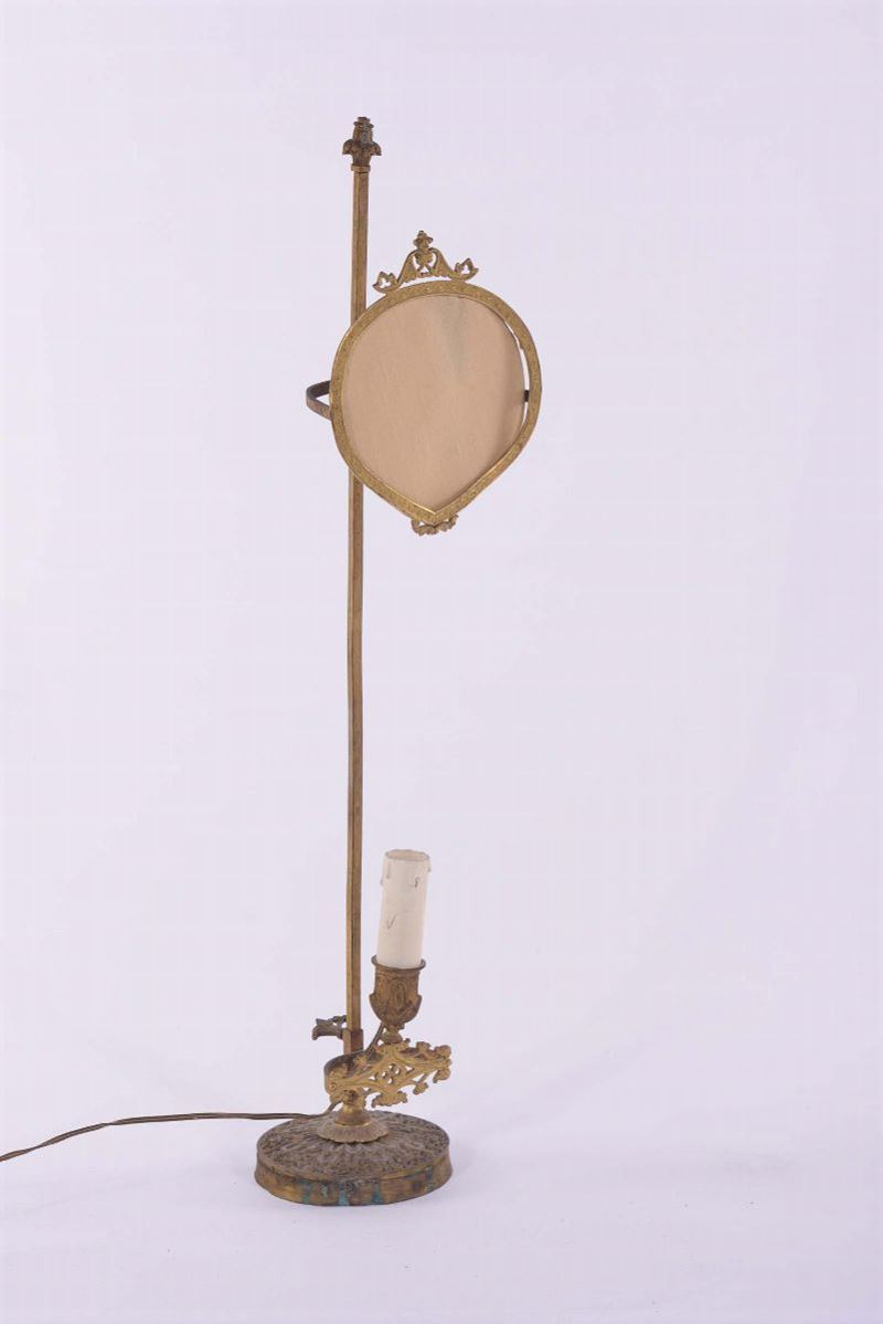 Piccolo lume in bronzo dorato  - Auction Antiques and Old Masters - Cambi Casa d'Aste