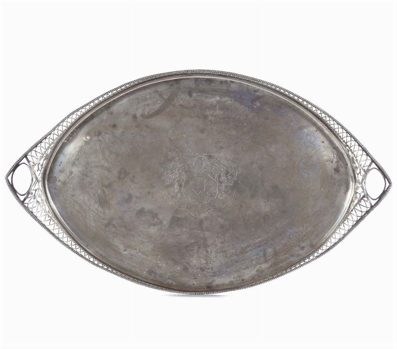 Vassoio in argento con ringhierina traforata  - Asta Antiquariato e Dipinti Antichi - Cambi Casa d'Aste