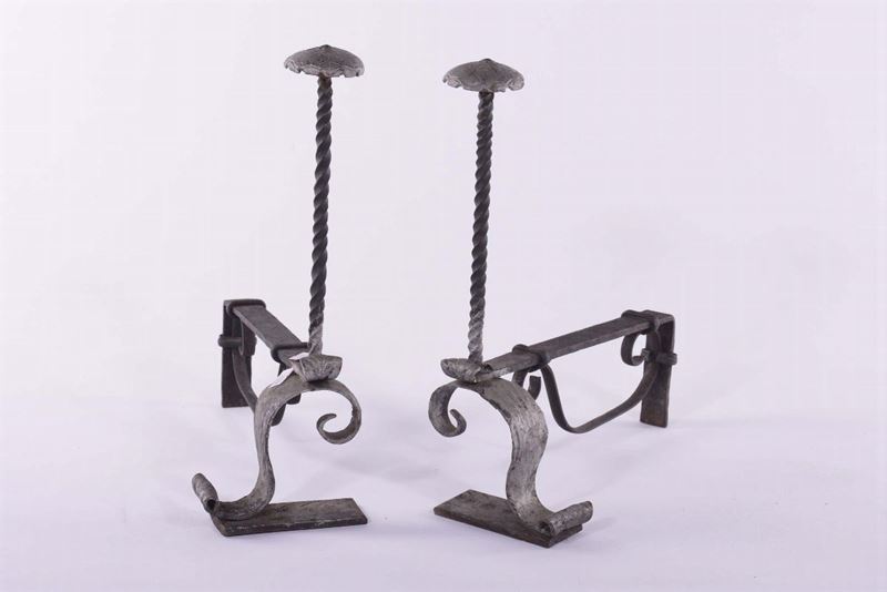 Due alari con lettera M al piede, XX secolo  - Auction Antiques and Old Masters - Cambi Casa d'Aste