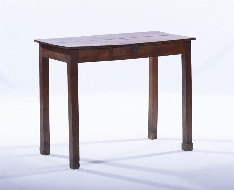 Tavolino in noce, XIX secolo  - Asta Asta OnLine 09-2012 - Cambi Casa d'Aste