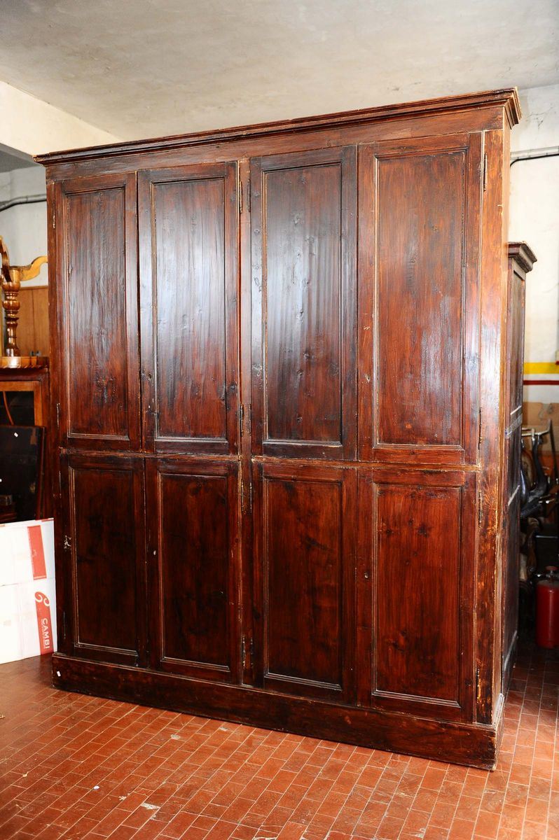 Grande stipo a otto sportelli, XIX secolo  - Auction OnLine Auction 09-2012 - Cambi Casa d'Aste