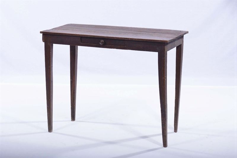 Tavolino in noce ad un cassetto  - Auction OnLine Auction 09-2012 - Cambi Casa d'Aste