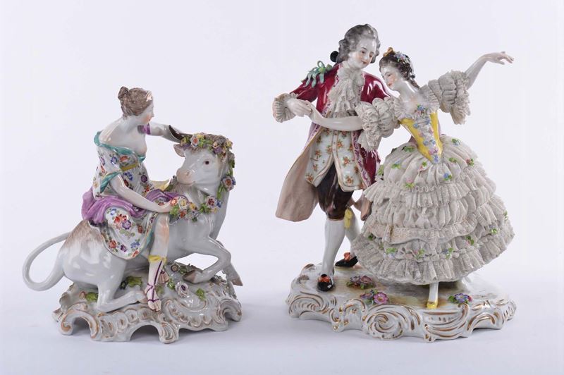 Due gruppi in porcellana Capodimonte raffiguranti scena galante e ragazza su toro  - Auction Antiques and Old Masters - Cambi Casa d'Aste