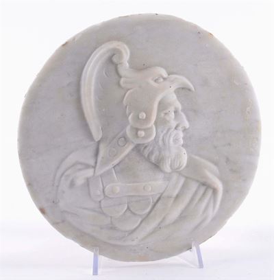 Placca Circolare in Marmo Bianco Raffiguante Profilo di Guerriero, XIX Secolo