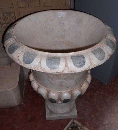 Coppia di Vasi Medicei in Marmo, XIX Secolo