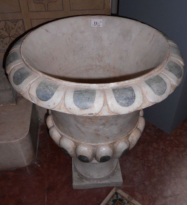 Coppia di vasi medicei in marmo, XIX secolo