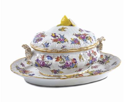 Zuppiera con Piatto in Ceramica, Meissen XIX Secolo, CM 43x30x27 (piatto con Restauri)