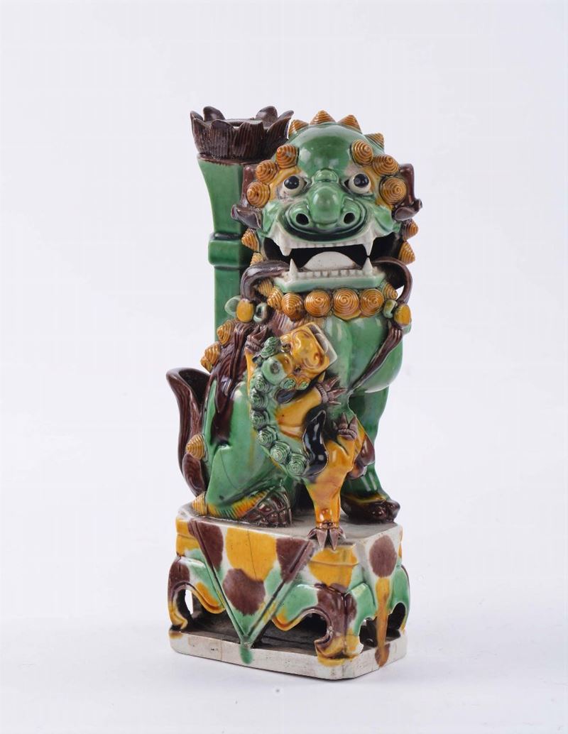 Cane di Pho in porcellana, Cina XX secolo  - Auction Antiques and Old Masters - Cambi Casa d'Aste