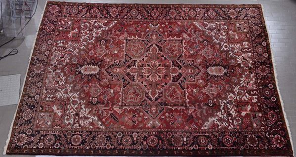 A Noth-west Persia Heritz carpet mid 20th century. Good condition.