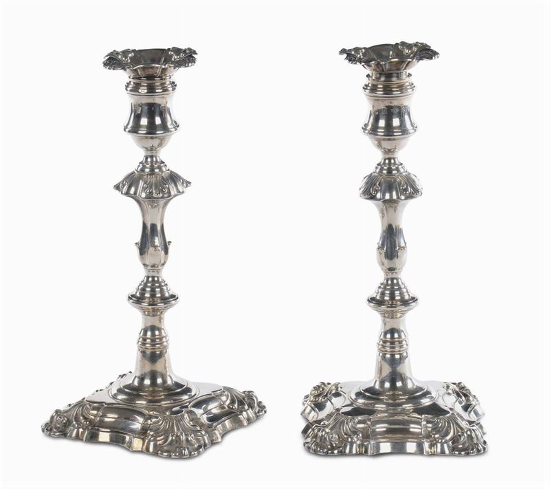 Coppia di candelieri in argento, Sheffield 1827  - Asta Antiquariato e Dipinti Antichi - Cambi Casa d'Aste