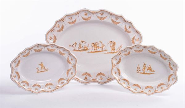 Tre piatti ovali in porcellana, Francia XVIII secolo