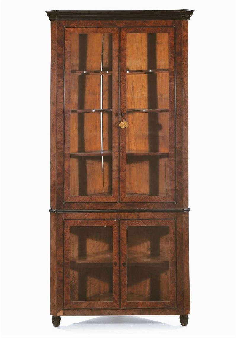 Angoliera lastronata in legno di acero fiorito con ebanizzazioni di epoca Carlo X  - Auction Antiques and Old Masters - Cambi Casa d'Aste
