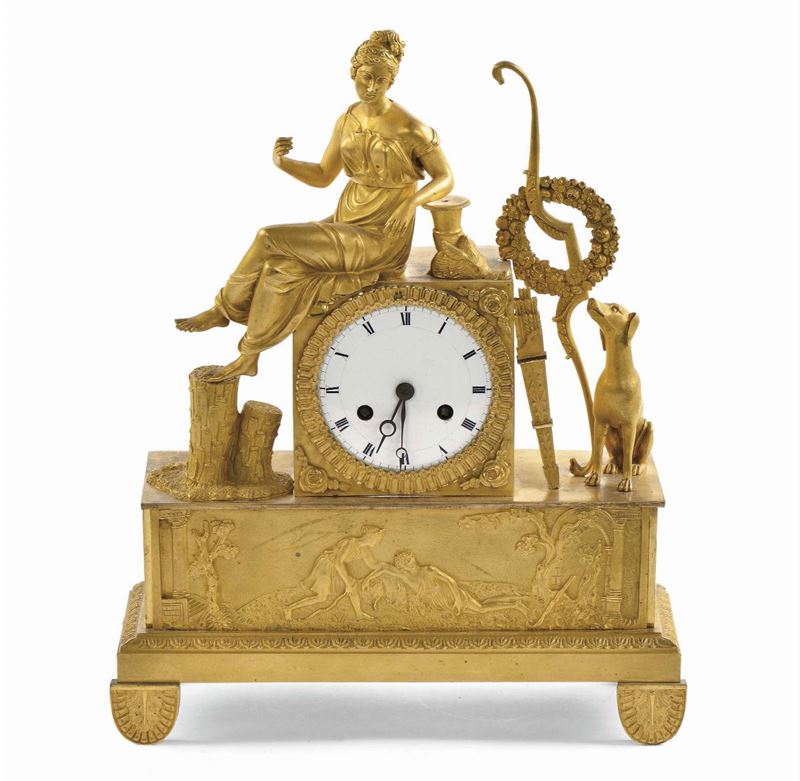 Pendola da tavolo in bronzo dorato con raffigurazione di Diana cacciatrice, Francia fine XIX secolo  - Asta Antiquariato e Dipinti Antichi - Cambi Casa d'Aste