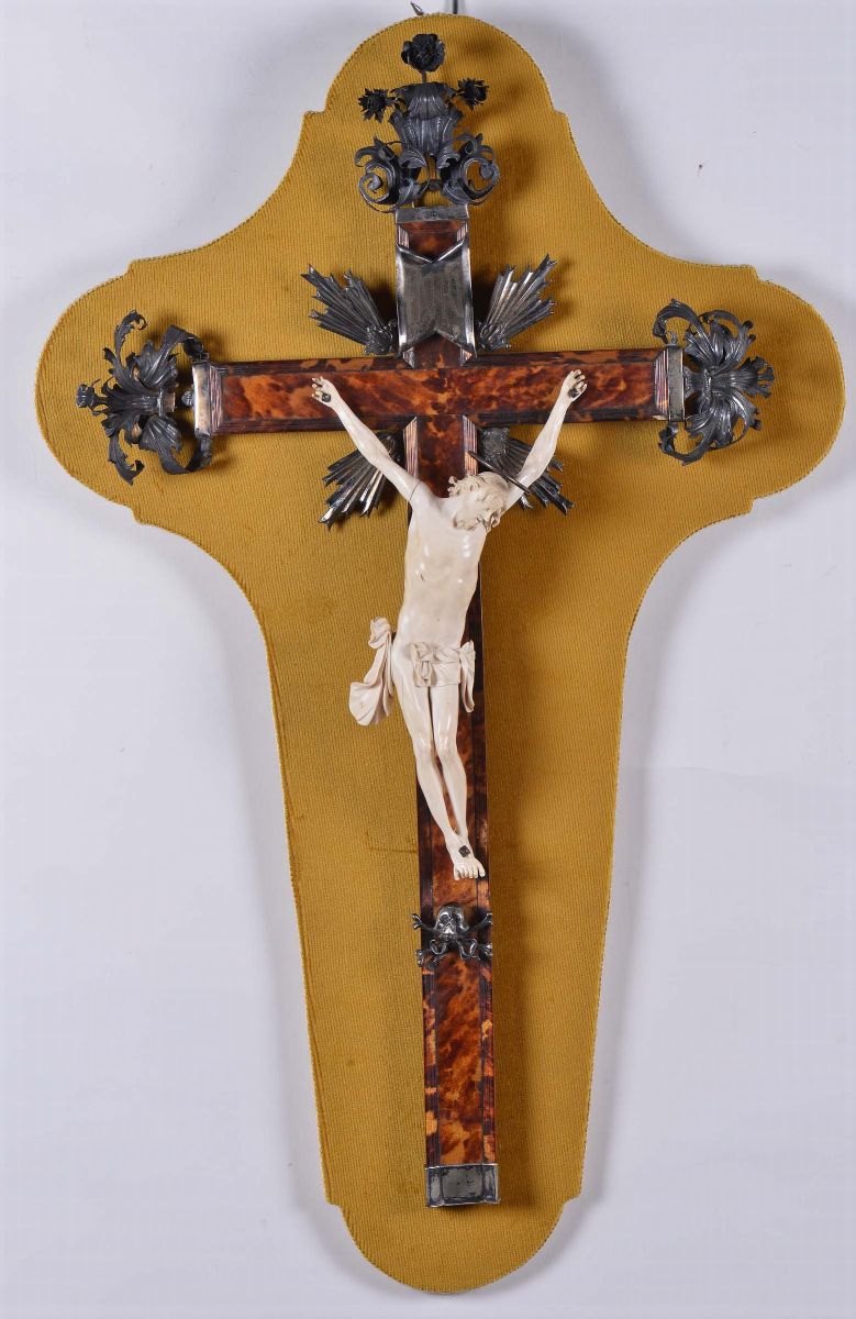 Cristo Morto in Avorio con Croce Originale in Tartaruga e Canti in Argento, Sicilia XVIII Secolo