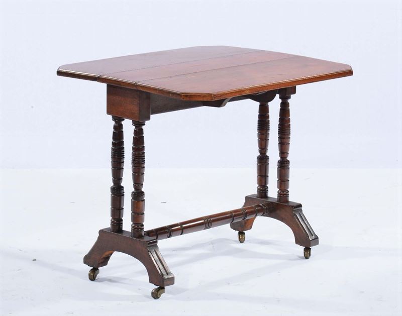 Tavolino basso con piano a bandelle in mogano, XIX secolo  - Asta Asta a Tempo 3-2014 - Cambi Casa d'Aste