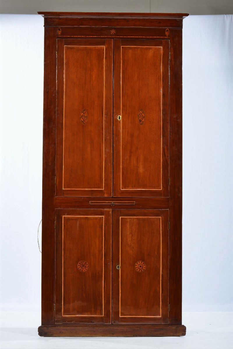 Credenza angolare in mogano e satinwood, Inghilterra XIX secolo  - Auction Antiques and Old Masters - Cambi Casa d'Aste