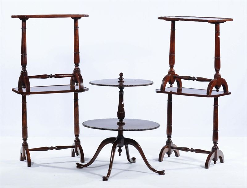Lotto di quattro tavolini bassi e un servomuto in mogano, Inghilterra XIX-XX secolo  - Asta Antiquariato e Dipinti Antichi - Cambi Casa d'Aste