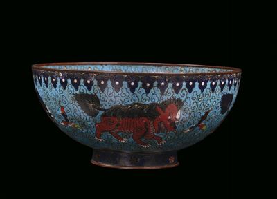Ciotola Cloisonnè con Leoni Fantastici su Fondo Azzurro, Cina, Dinastia Qing, XIX Secolo