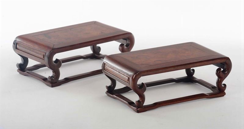 Coppia di alzatine in legno, Cina XX secolo  - Asta Antiquariato e Dipinti Antichi - II - Cambi Casa d'Aste