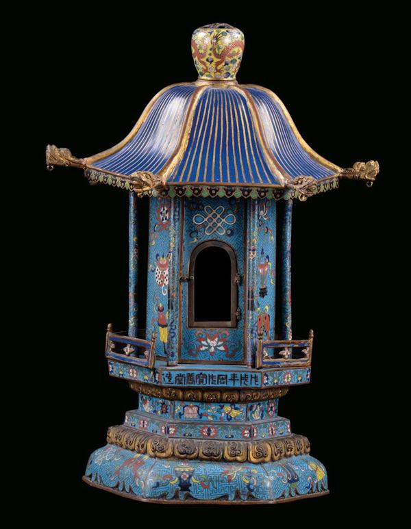 Modellino di pagoda in smato cloisonne e bronzo dorato, Cina, Dinastia Qing, XIX secolo
