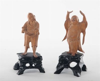 Due Figure in Legno Chiaro Raffiguranti Dignitari, Cina XX Secolo