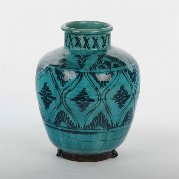Vaso smaltato policromo sulla tonalità del turchese , Cina XIX secolo
