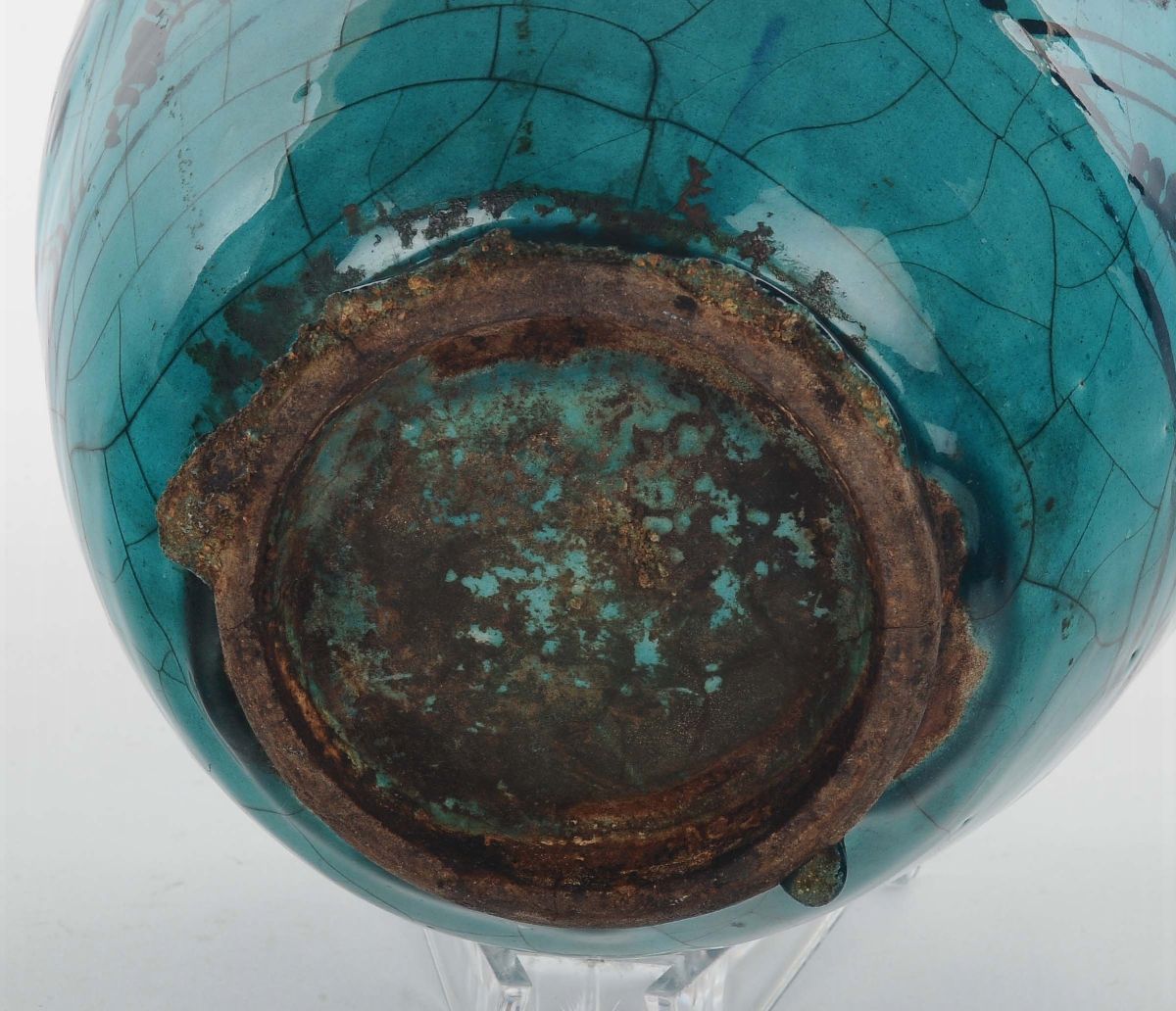 Vaso Smaltato Policromo sulla Tonalità del Turchese , Cina XIX Secolo