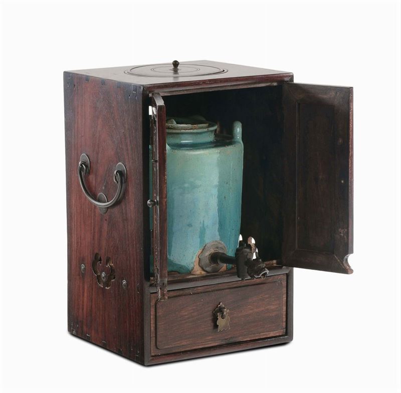 Cisterna da viaggio, Cina XIX secolo  - Auction Antique and Old Masters - II - Cambi Casa d'Aste