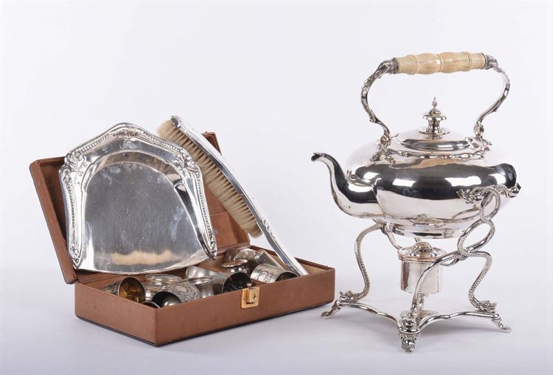 Lotto di oggetti in metallo e argento  - Auction Antiques and Old Masters - Cambi Casa d'Aste