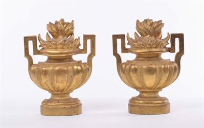 Coppia di Appliques in Legno Dorato a Forma di Anfora, XIX Secolo
