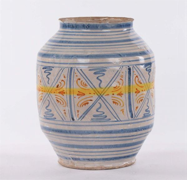 Grande albarello in maiolica a decoro azzurro e giallo, Montelupo XVII secolo