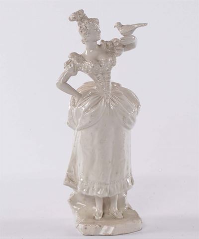 Figura in Ceramica Bianca Raffigurante Dama con Uccellino, Veneto Fine XVIII Secolo