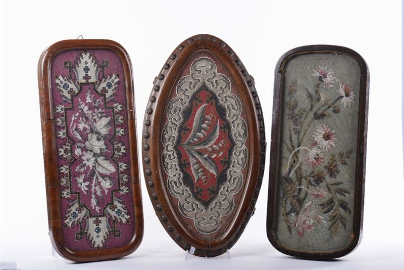 Tre centrotavola con piccoli punti, XIX secolo  - Auction Antiques and Old Masters - Cambi Casa d'Aste