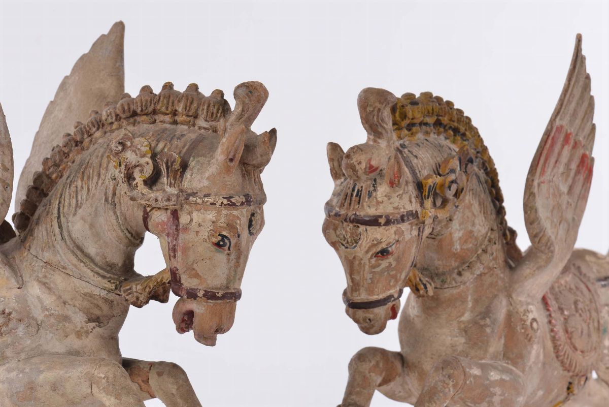 Due Cavalli Alati in Legno Policromo, India