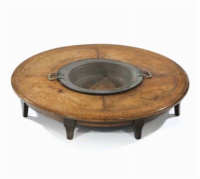 Braciere in Rame con Base in Legno Intarsiato, XVIII Secolo