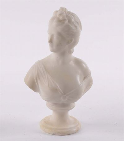 Busto Femminile in Alabastro